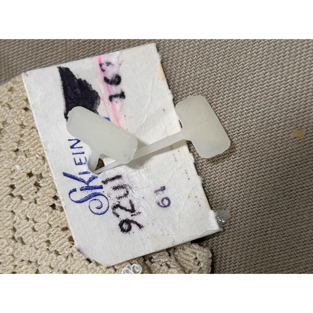 Vintage mid-century nylon lace‎ gloves, likely produced in Japan.